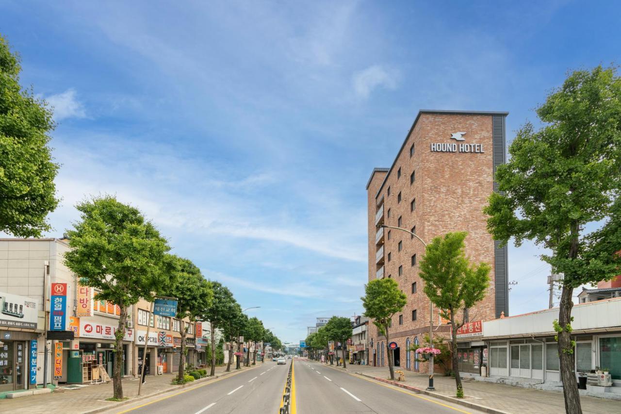 Jecheon Hound Hotel Chechon Bagian luar foto