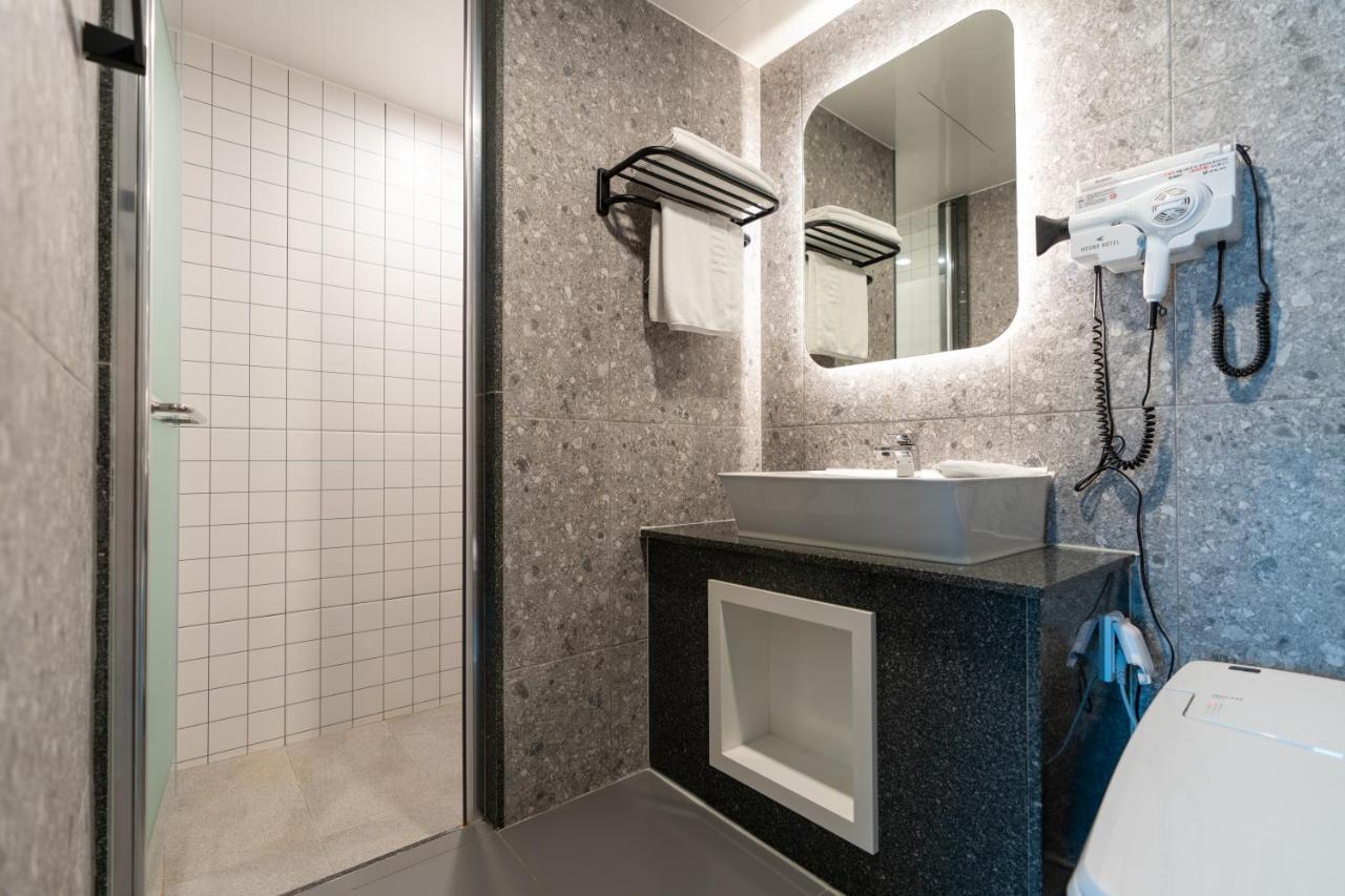 Jecheon Hound Hotel Chechon Bagian luar foto