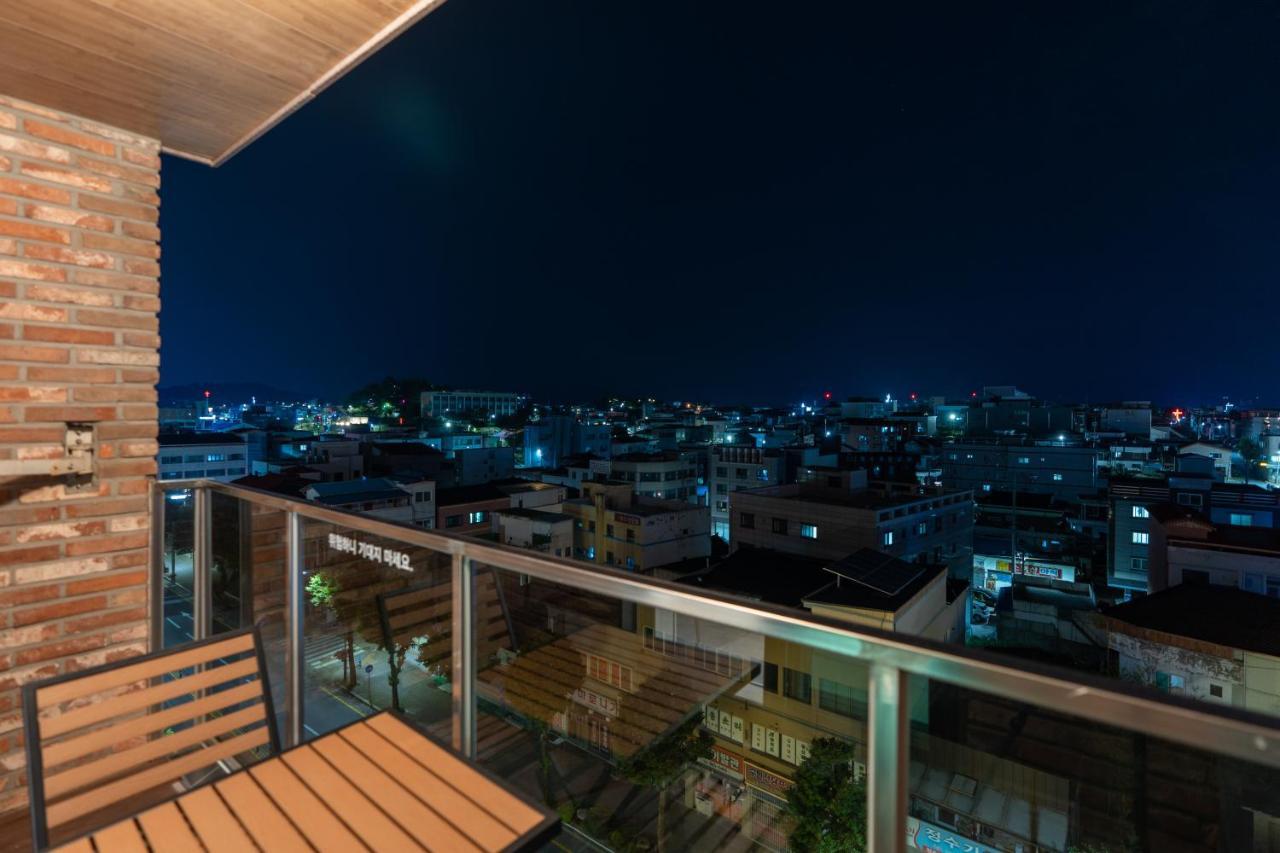 Jecheon Hound Hotel Chechon Bagian luar foto